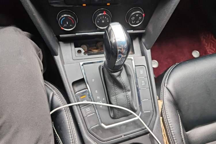 Used Volkswagen Lamando 2018 230TSI DSG Fashion Edition Gear Lever
