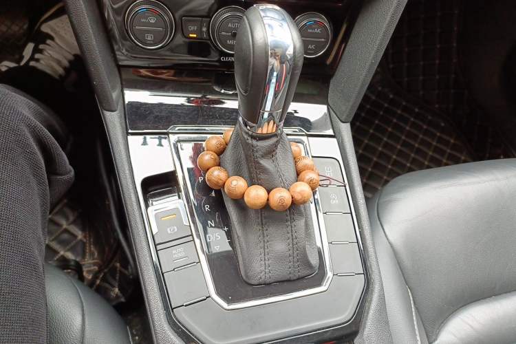Used Volkswagen Lamando 2018 280TSI DSG Comfort Edition Gear Lever
