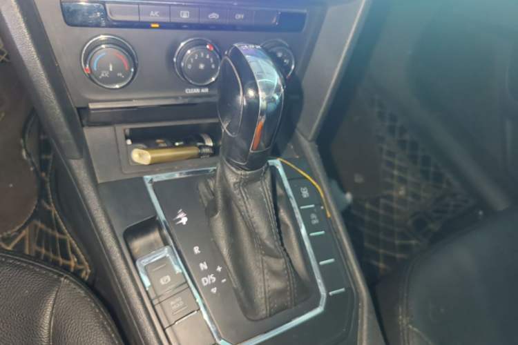 Used Volkswagen Lamando 2018 230TSI DSG Fashion Edition Gear Lever