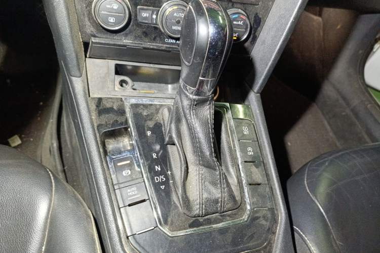 Used Volkswagen Lamando 2018 280TSI DSG Comfort Edition Gear Lever