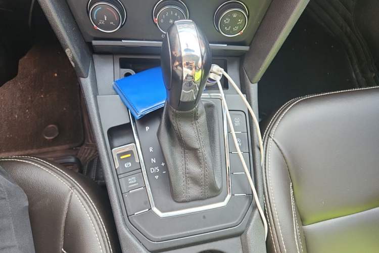 Used Volkswagen Lamando 2018 230TSI DSG Fashion Edition Gear Lever
