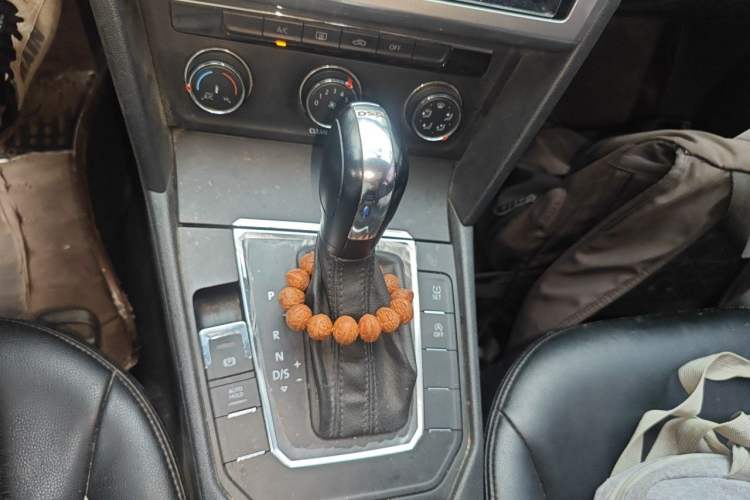 Used Volkswagen Lamando 2018 230TSI DSG Fashion Edition Gear Lever