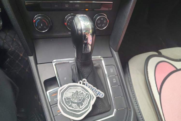 Used Volkswagen Lamando 2018 230TSI DSG Fashion Edition Gear Lever