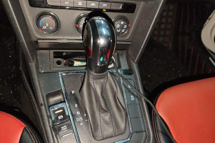 Used Volkswagen Lamando 2018 230TSI DSG Fashion Edition Gear Lever