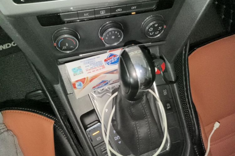 Used Volkswagen Lamando 2018 230TSI DSG Fashion Edition Gear Lever