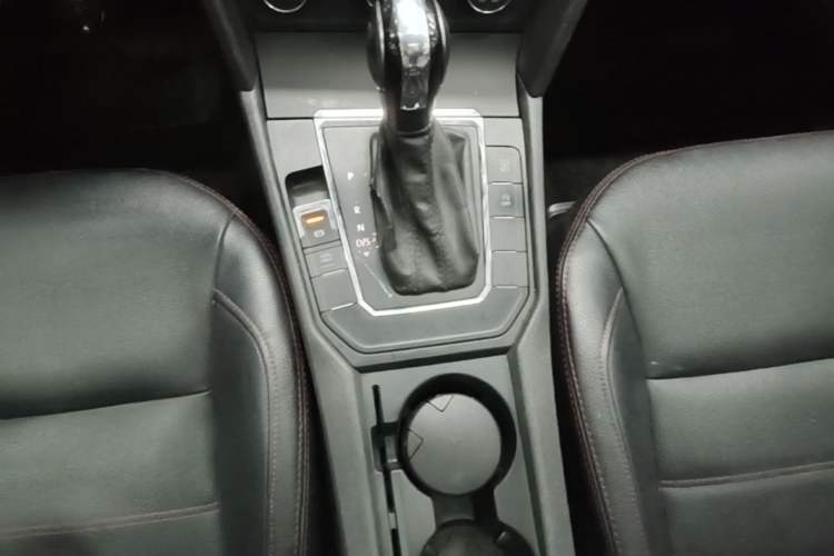 Used Volkswagen Lamando 2018 230TSI DSG Fashion Edition Gear Lever
