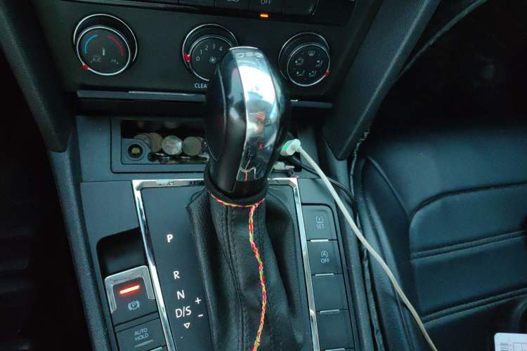 Used Volkswagen Lamando 2018 230TSI DSG Fashion Edition Gear Lever
