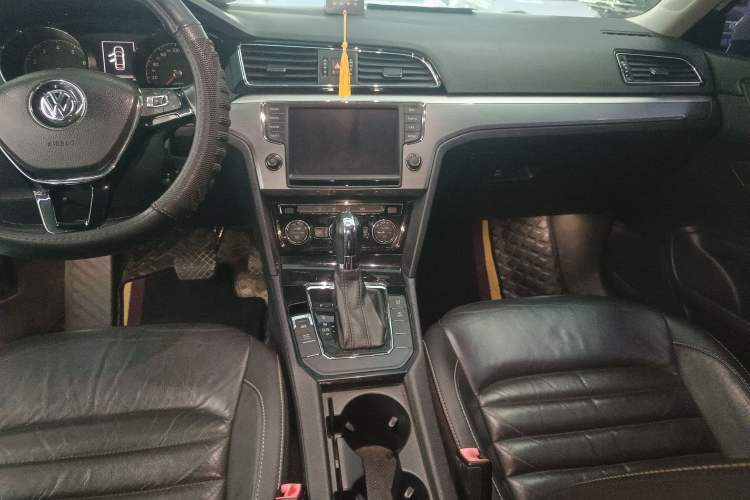 Used Volkswagen Lamando 2018 280TSI DSG Comfort Edition Gear Lever