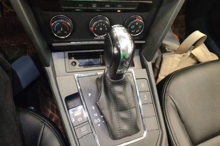Used Volkswagen Lamando 2018 230TSI DSG Fashion Edition Gear Lever