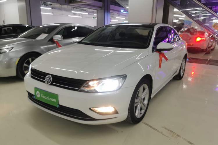 Used Volkswagen Lamando 2018 280TSI DSG Comfort Edition Guazi used car, China used car export, Used car for sale, Used  cars, Cheapest cars for sale