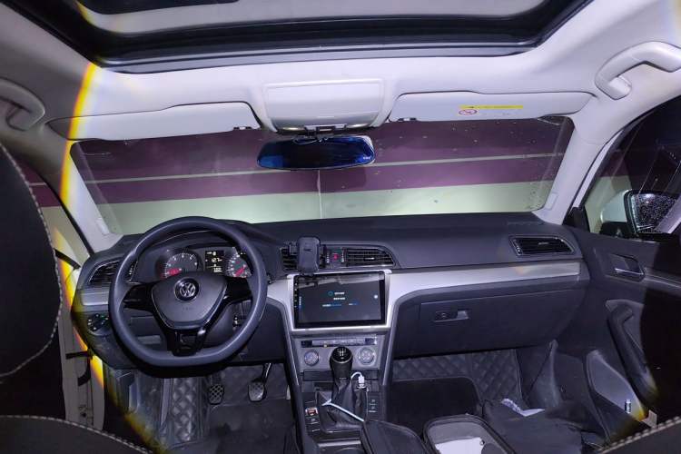 Used Volkswagen Lamando 2018 230TSI Manual Trend Edition Headliner