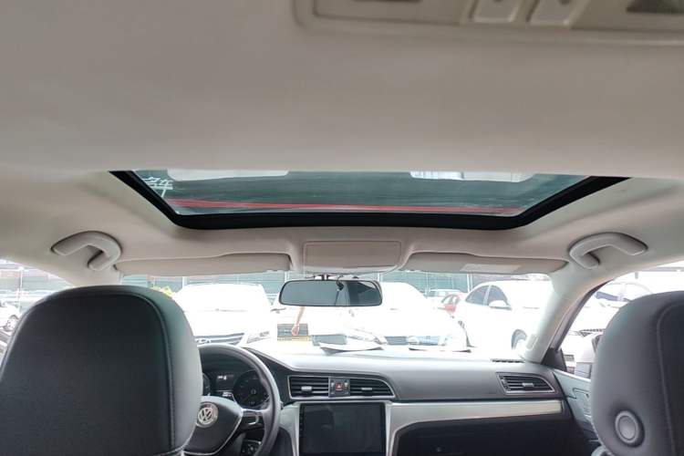 Used Volkswagen Lamando 2018 230TSI DSG Fashion Edition Headliner