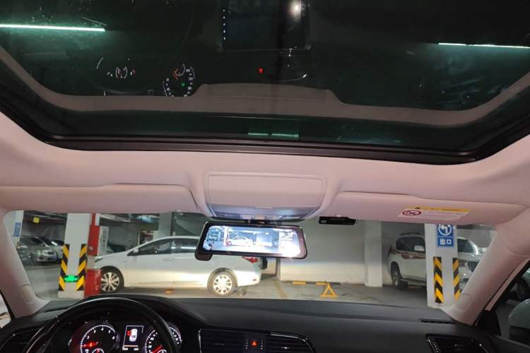 Used Volkswagen Lamando 2018 280TSI DSG Luxury Edition Headliner