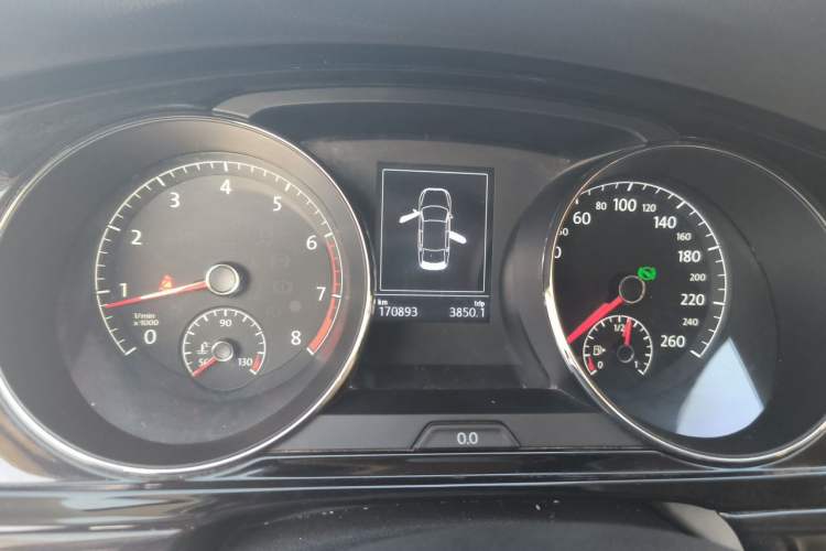 Used Volkswagen Lamando 2018 280TSI DSG Comfort Edition Instrument Cluster