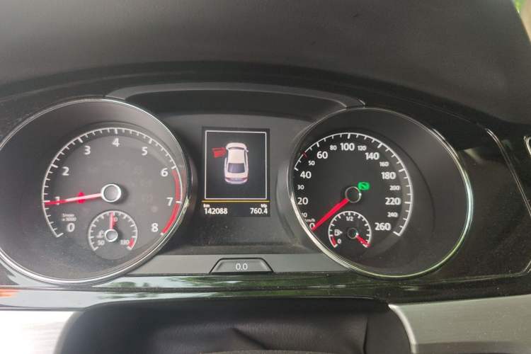 Used Volkswagen Lamando 2018 280TSI DSG Luxury Edition Instrument Cluster