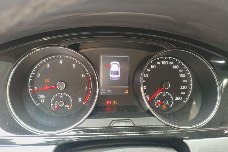 Used Volkswagen Lamando 2018 280TSI DSG Luxury Edition Instrument Cluster