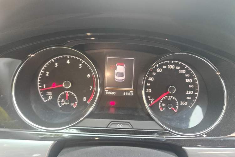 Used Volkswagen Lamando 2018 280TSI DSG Luxury Edition Instrument Cluster