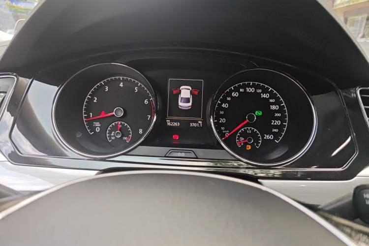 Used Volkswagen Lamando 2018 280TSI DSG Luxury Edition Instrument Cluster