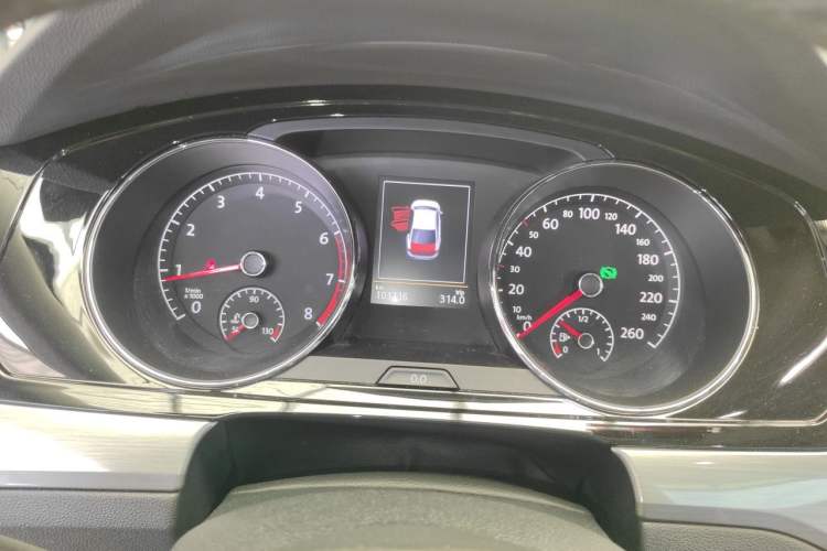 Used Volkswagen Lamando 2018 280TSI DSG Luxury Edition Instrument Cluster