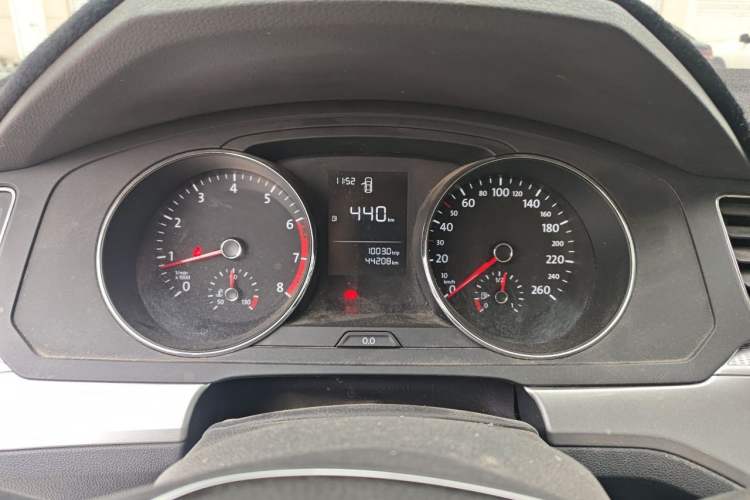 Used Volkswagen Lamando 2018 230TSI Manual Trend Edition Instrument Cluster