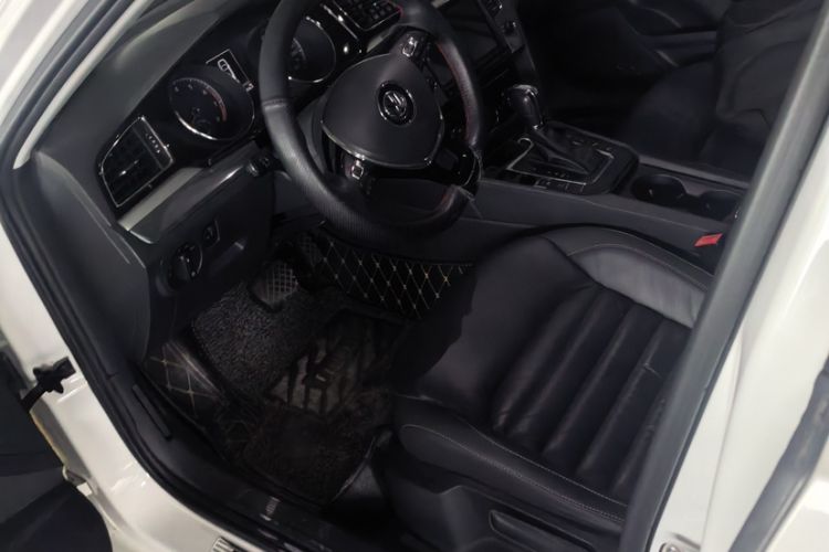 Used Volkswagen Lamando 2018 280TSI DSG Comfort Edition Interior 1
