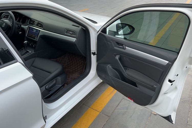 Used Volkswagen Lamando 2018 230TSI DSG Fashion Edition Interior 2