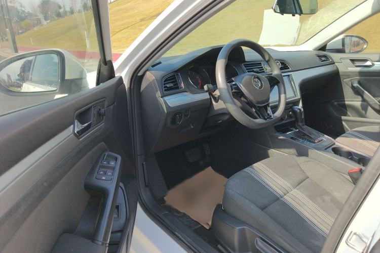 Used Volkswagen Lamando 2018 230TSI DSG Fashion Edition Interior 2