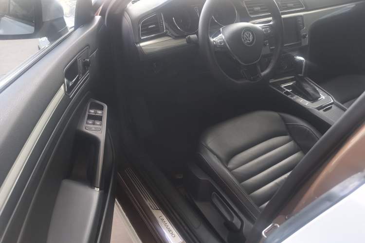 Used Volkswagen Lamando 2018 280TSI DSG Comfort Edition Interior 2