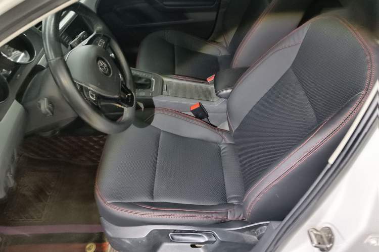 Used Volkswagen Lamando 2018 230TSI DSG Fashion Edition Interior 2