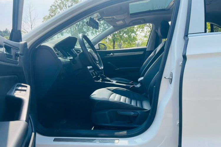 Used Volkswagen Lamando 2018 280TSI DSG Comfort Edition Interior 3