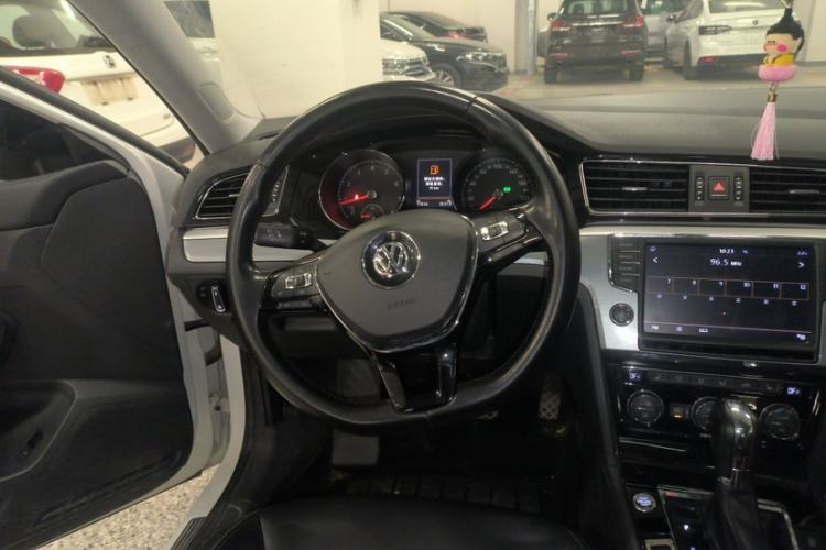 Used Volkswagen Lamando 2018 280TSI DSG Luxury Edition Interior 3