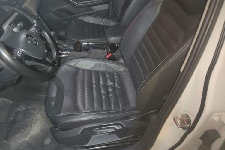 Used Volkswagen Lamando 2018 280TSI DSG Comfort Edition Left Front Seat