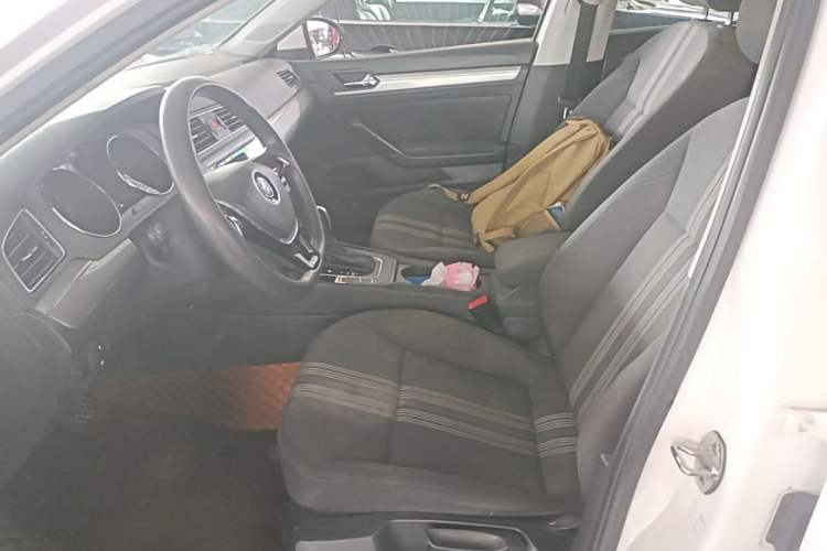 Used Volkswagen Lamando 2018 230TSI DSG Fashion Edition Left Front Seat