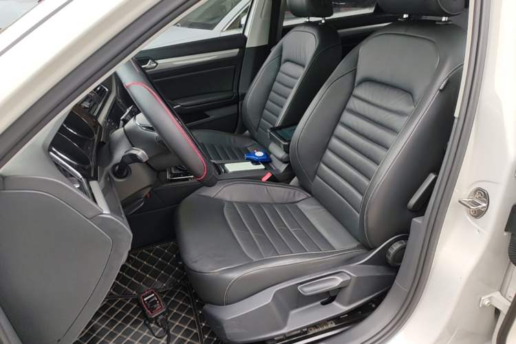 Used Volkswagen Lamando 2018 280TSI DSG Comfort Edition Left Front Seat
