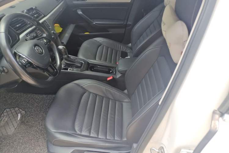 Used Volkswagen Lamando 2018 280TSI DSG Comfort Edition Left Front Seat