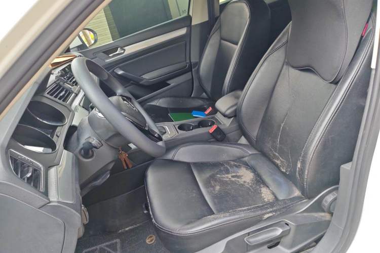 Used Volkswagen Lamando 2018 230TSI DSG Fashion Edition Left Front Seat