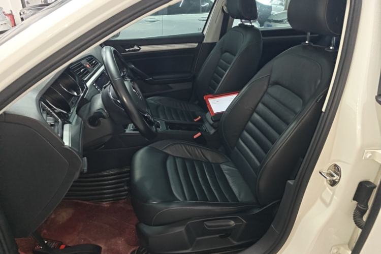 Used Volkswagen Lamando 2018 280TSI DSG Comfort Edition Left Front Seat