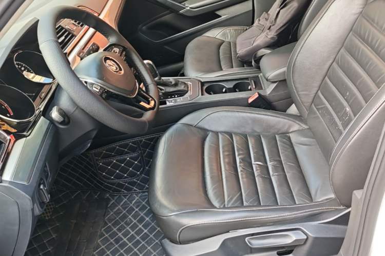 Used Volkswagen Lamando 2018 280TSI DSG Comfort Edition Left Front Seat