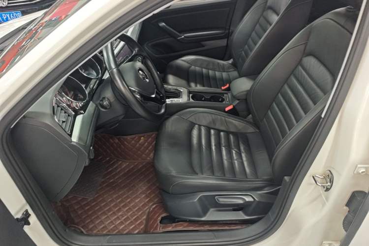 Used Volkswagen Lamando 2018 280TSI DSG Comfort Edition Left Front Seat