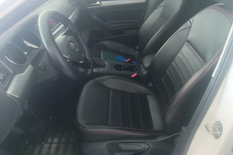 Used Volkswagen Lamando 2018 230TSI DSG Fashion Edition Left Front Seat