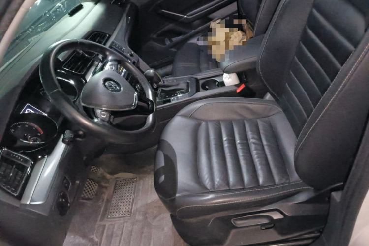 Used Volkswagen Lamando 2018 280TSI DSG Comfort Edition Left Front Seat