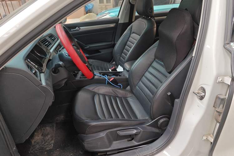 Used Volkswagen Lamando 2018 280TSI DSG Comfort Edition Left Front Seat