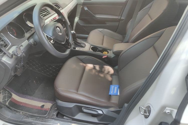 Used Volkswagen Lamando 2018 230TSI DSG Fashion Edition Left Front Seat