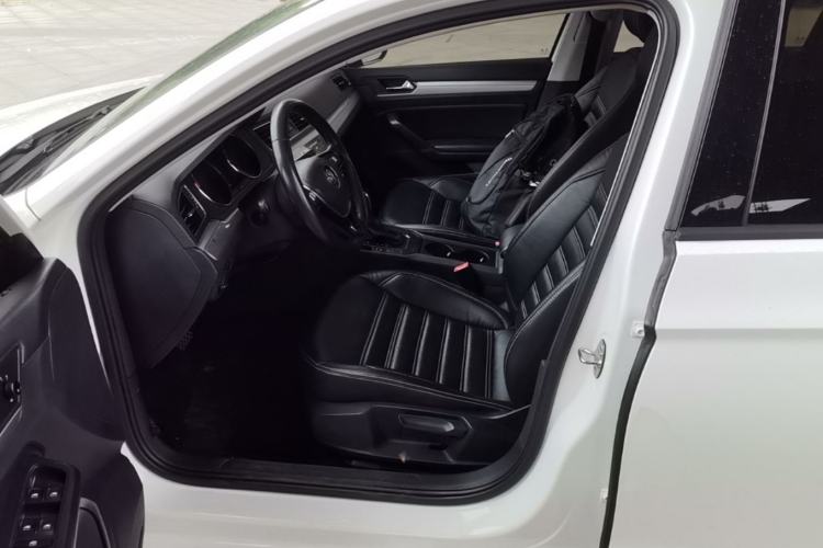 Used Volkswagen Lamando 2018 230TSI DSG Fashion Edition Left Front Seat