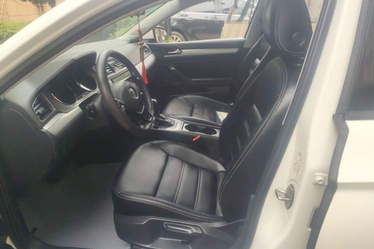 Used Volkswagen Lamando 2018 230TSI DSG Fashion Edition Left Front Seat