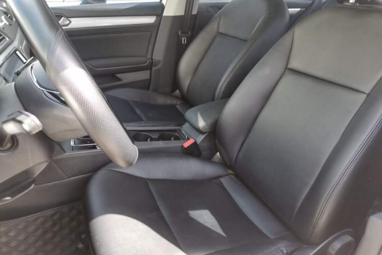 Used Volkswagen Lamando 2018 230TSI DSG Fashion Edition Left Front Seat
