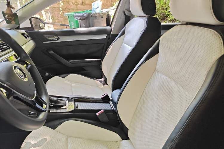 Used Volkswagen Lamando 2018 230TSI DSG Fashion Edition Left Front Seat