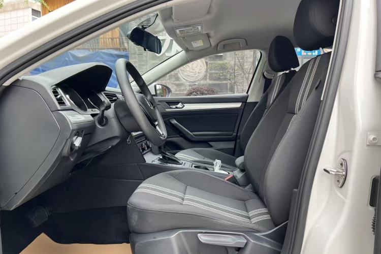 Used Volkswagen Lamando 2018 230TSI DSG Fashion Edition Left Front Seat