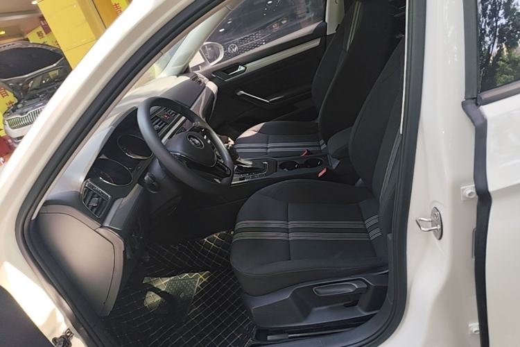Used Volkswagen Lamando 2018 230TSI DSG Fashion Edition Left Front Seat