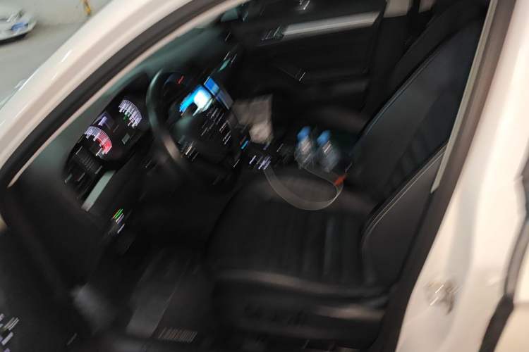 Used Volkswagen Lamando 2018 280TSI DSG Luxury Edition Left Front Seat